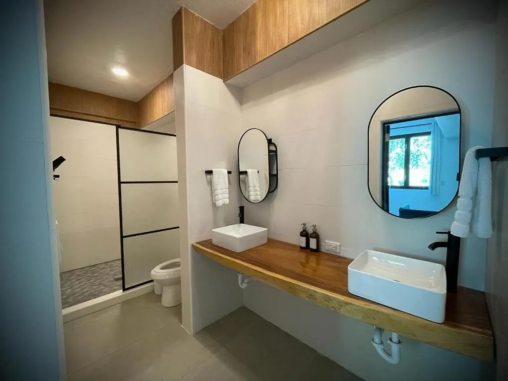1 Corcega Beachfront Suites Rincon