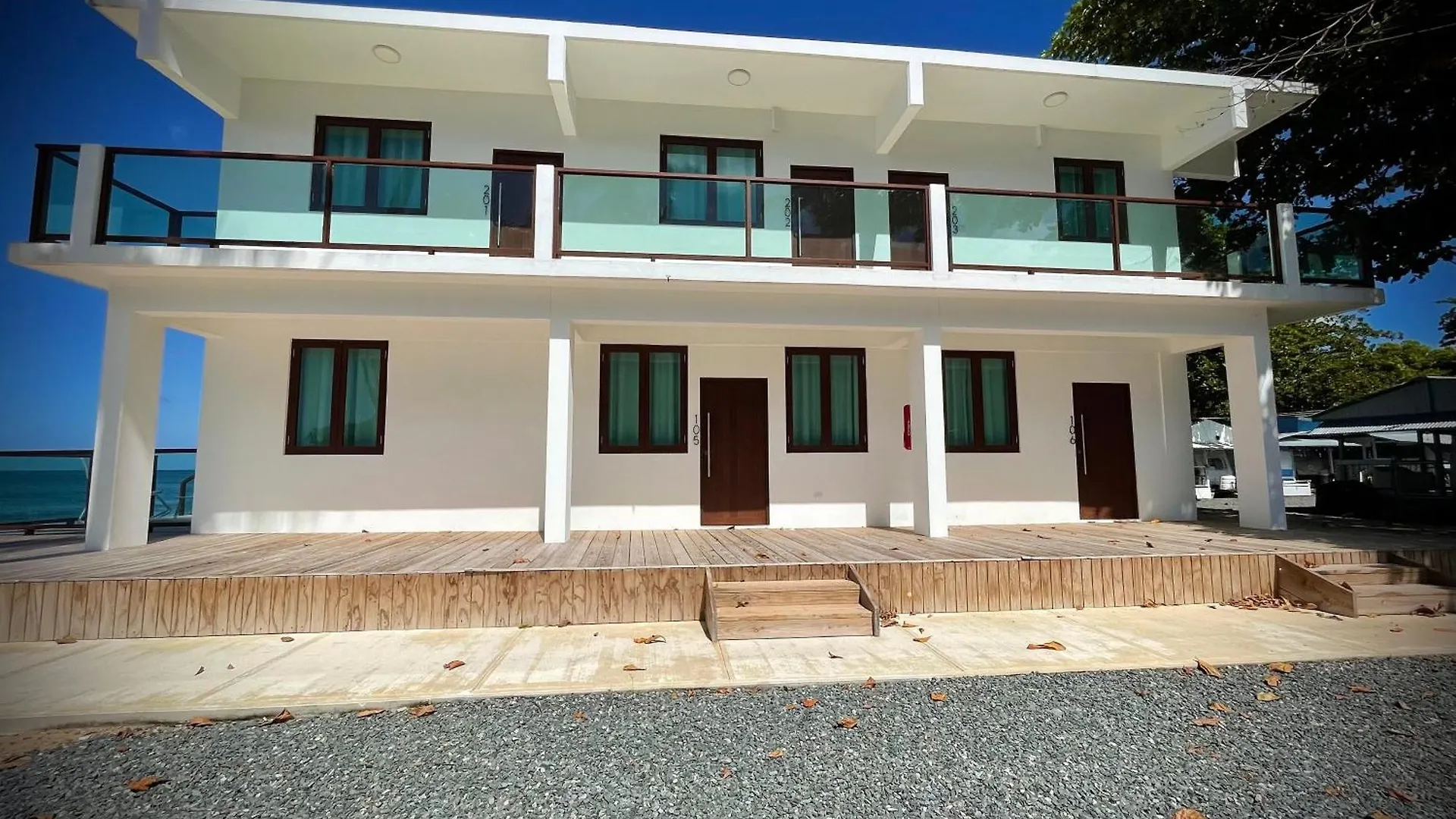 1 Corcega Beachfront Suites Rincon 0*,