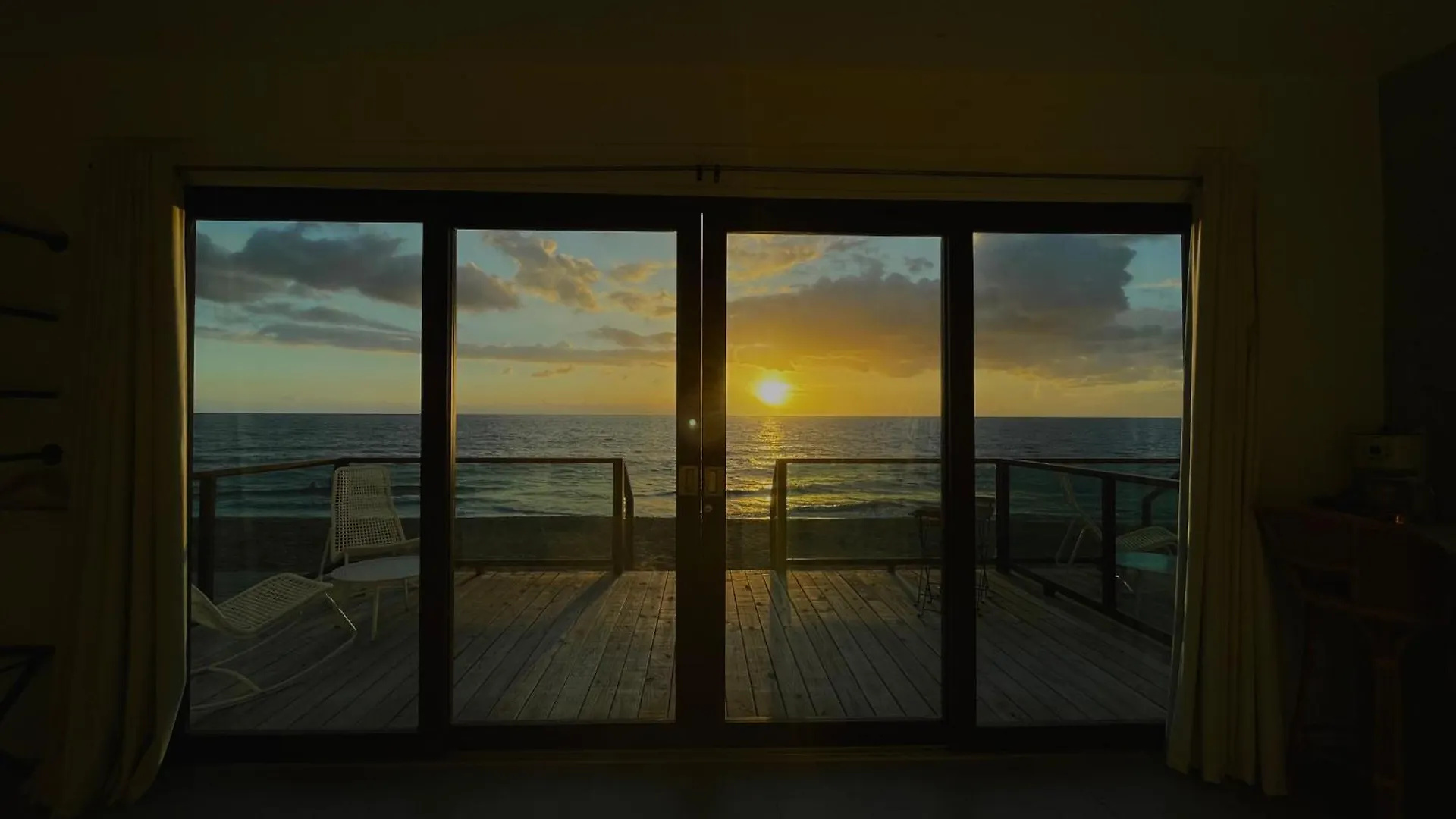 Guest house 1 Corcega Beachfront Suites Rincon