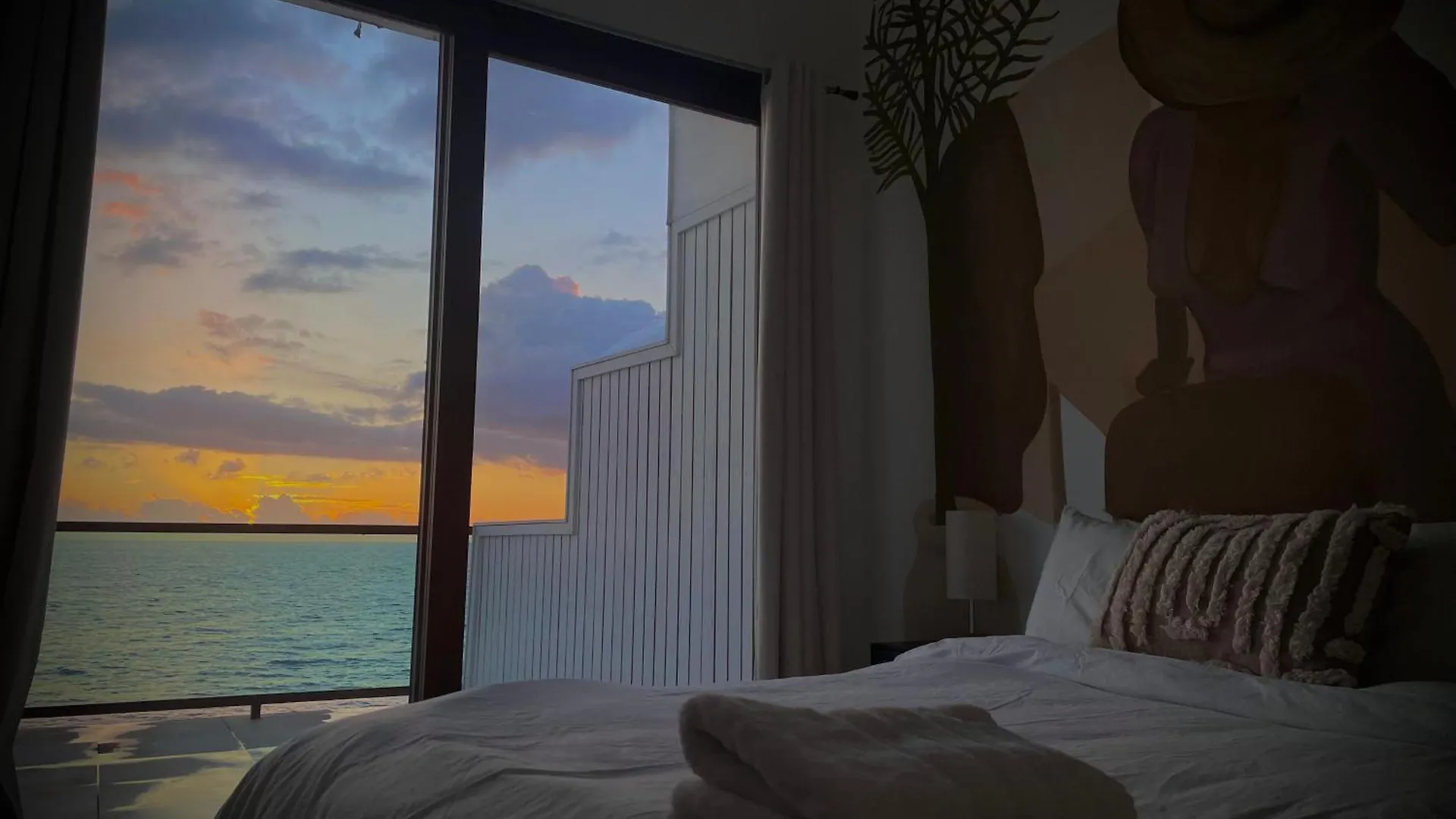 1 Corcega Beachfront Suites Rincon Guest house
