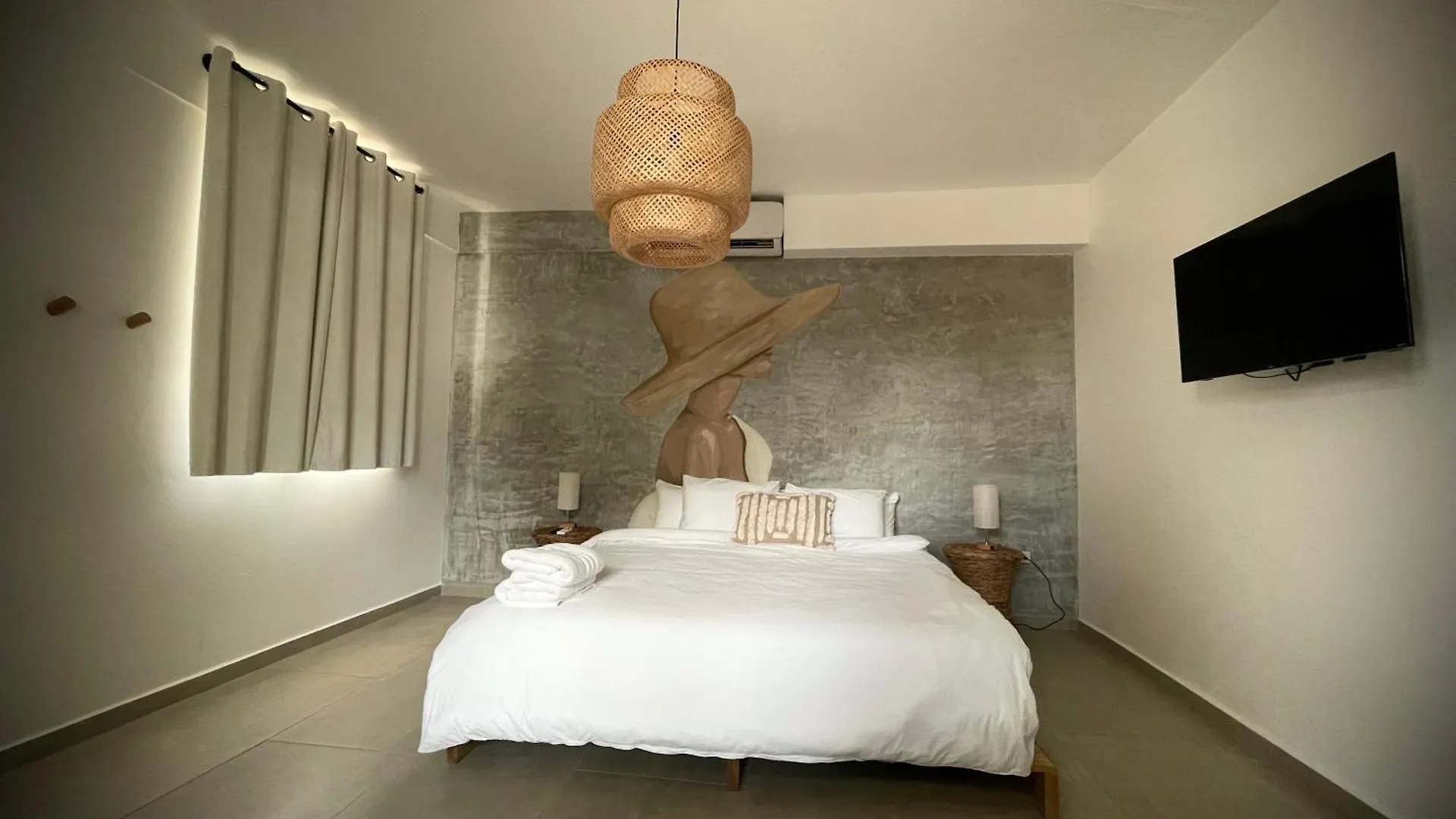1 Corcega Beachfront Suites Rincon
