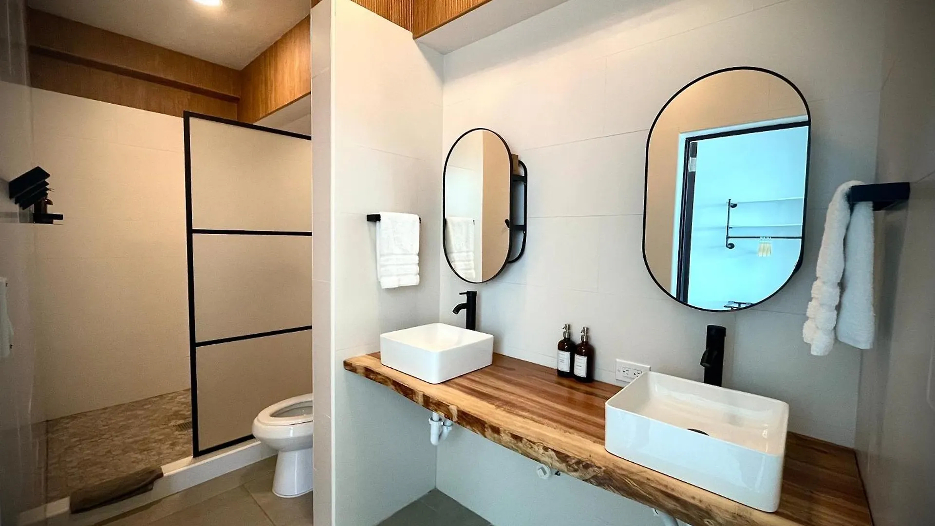 1 Corcega Beachfront Suites Rincon Guest house