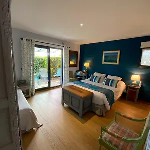 https://villa-chamarel.fr-provencehotel.com