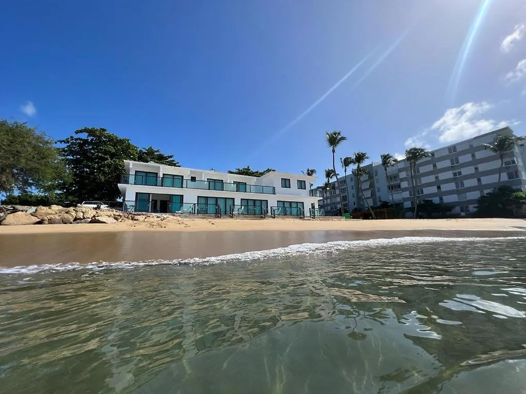 בית הארחה רינקון 1 Corcega Beachfront Suites