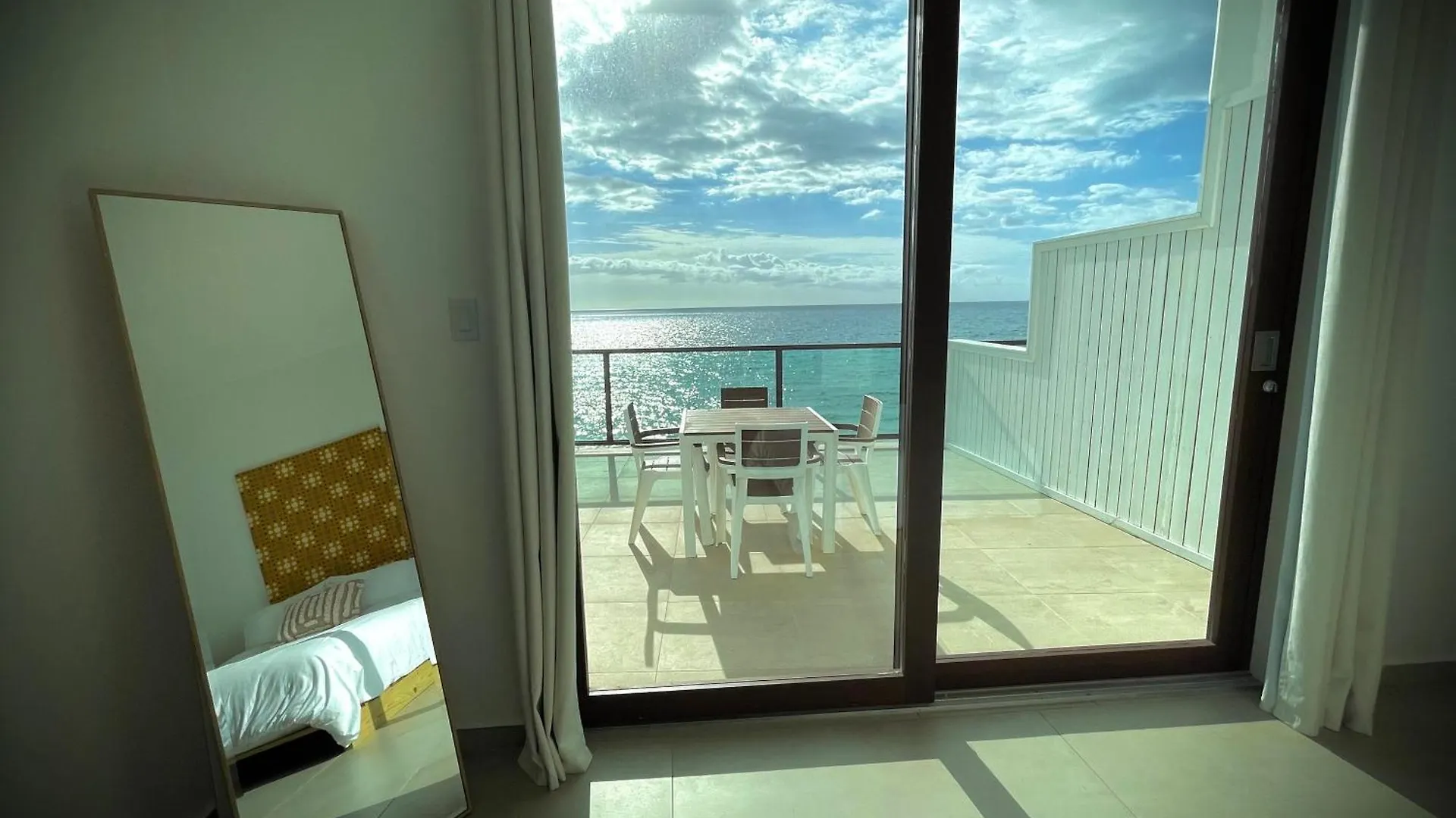 רינקון 1 Corcega Beachfront Suites